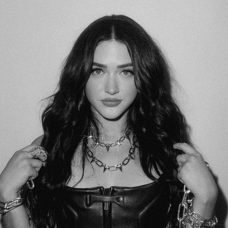 Book / Hire Domina Dj