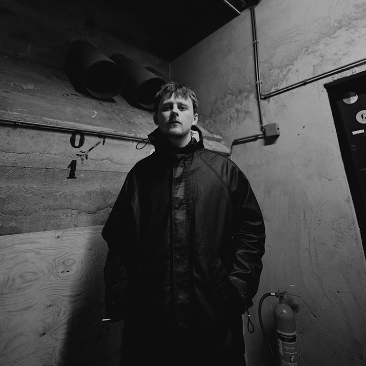 Book / Hire Kander DJ