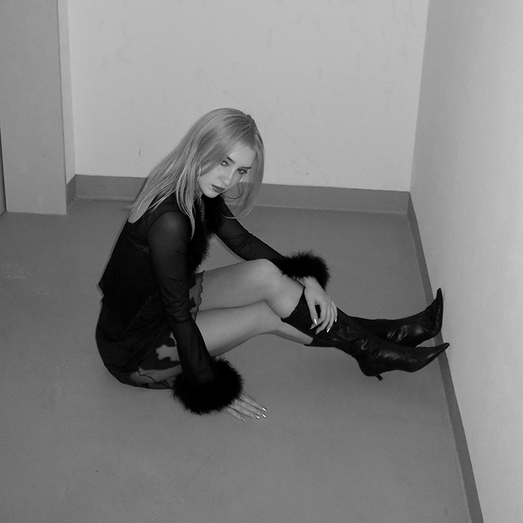 Book / Hire Dj Cringey DJ