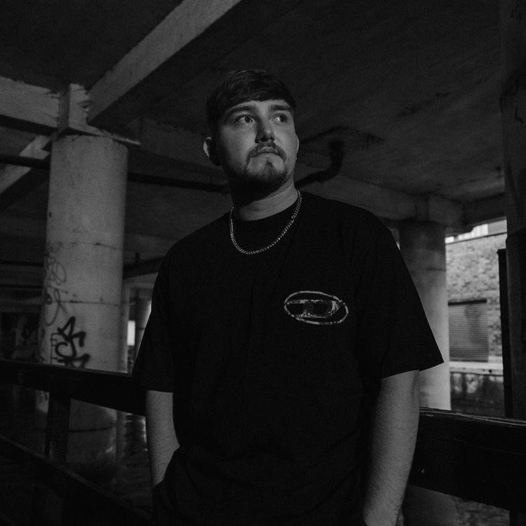 Book / Hire Sikoti DJ